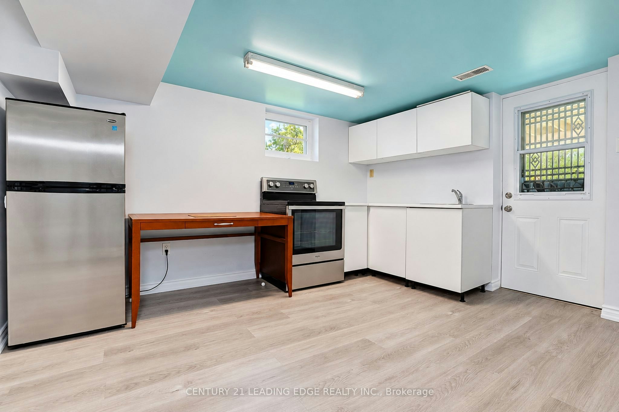 Basement-1006 Elgin Street, Newmarket, ON, L3Y 3C1 - 5