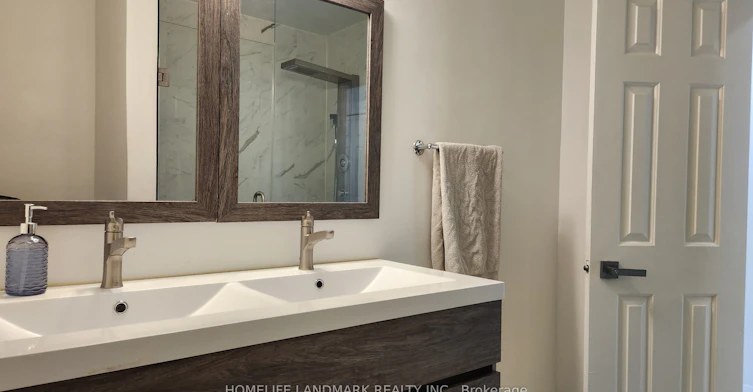 235 Penn Avenue, Newmarket, ON, L3Y 2S4 - 6