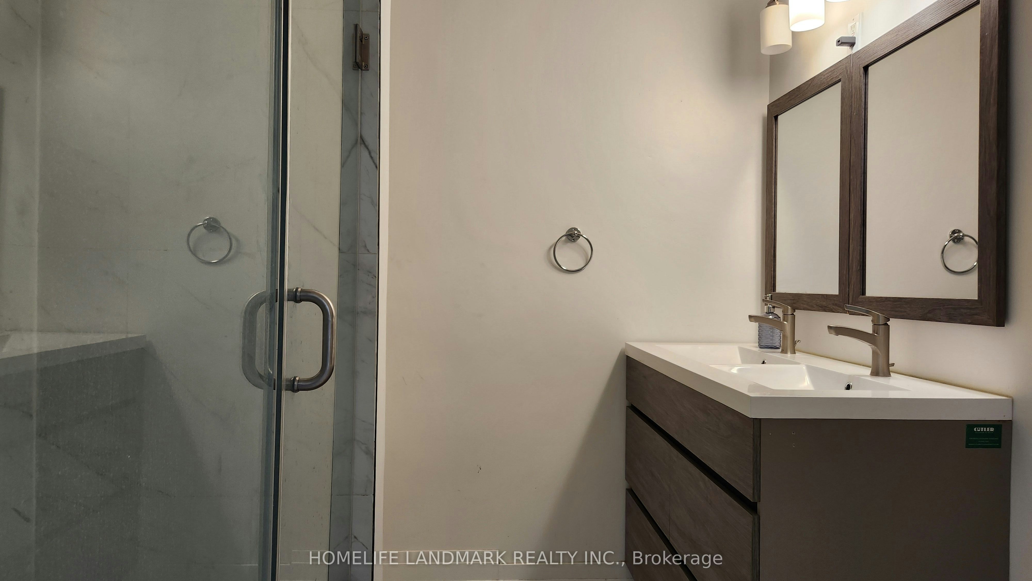 235 Penn Avenue, Newmarket, ON, L3Y 2S4 - 5