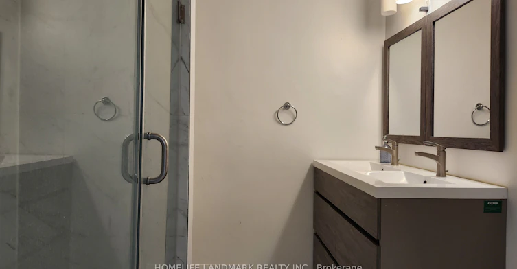 235 Penn Avenue, Newmarket, ON, L3Y 2S4 - 5