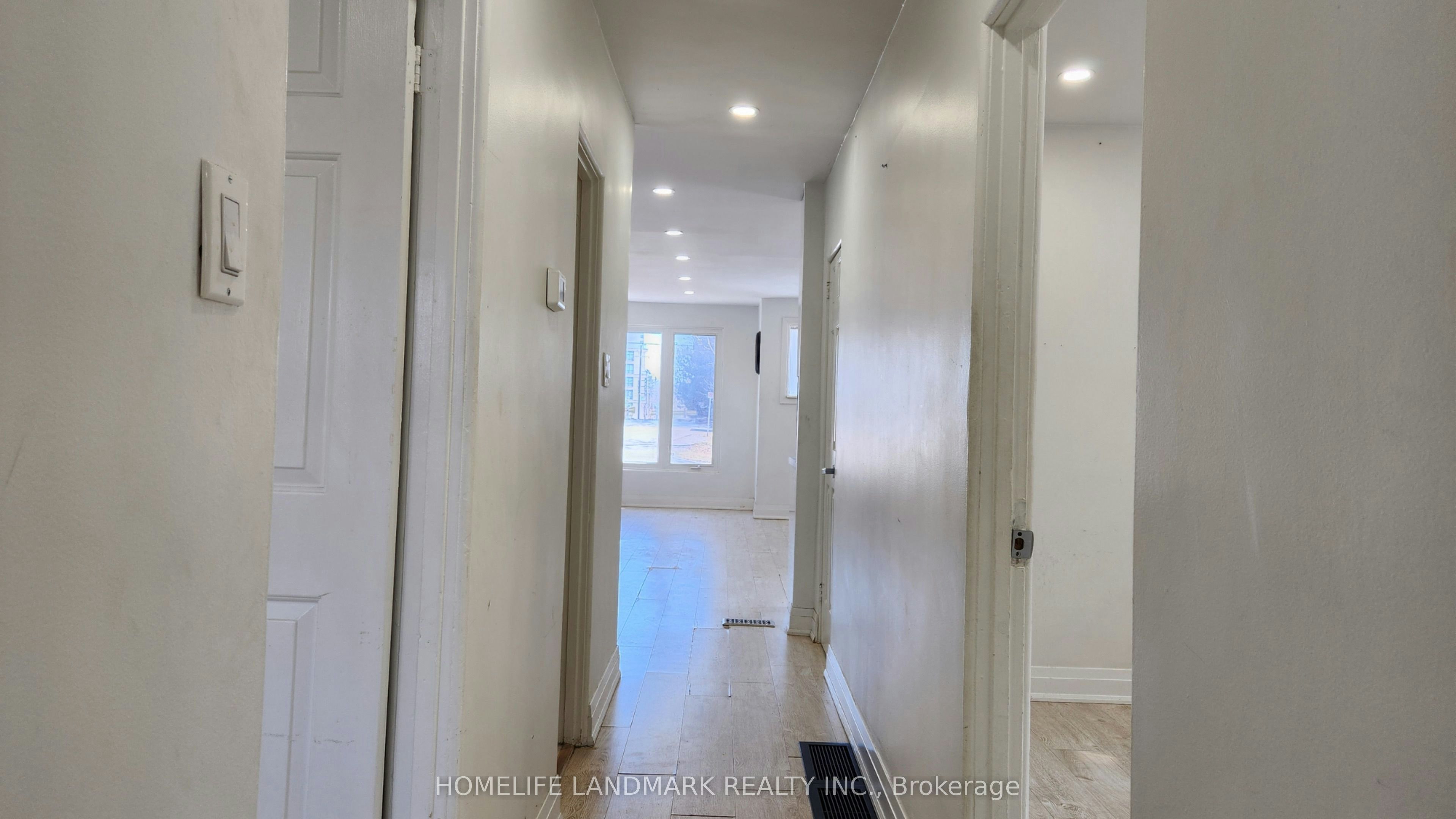 235 Penn Avenue, Newmarket, ON, L3Y 2S4 - 4