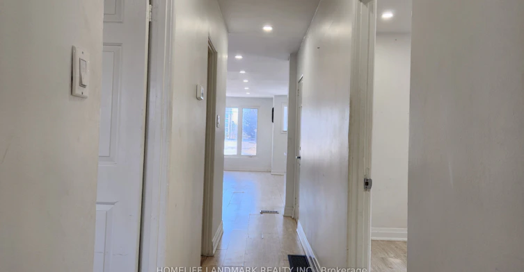 235 Penn Avenue, Newmarket, ON, L3Y 2S4 - 4