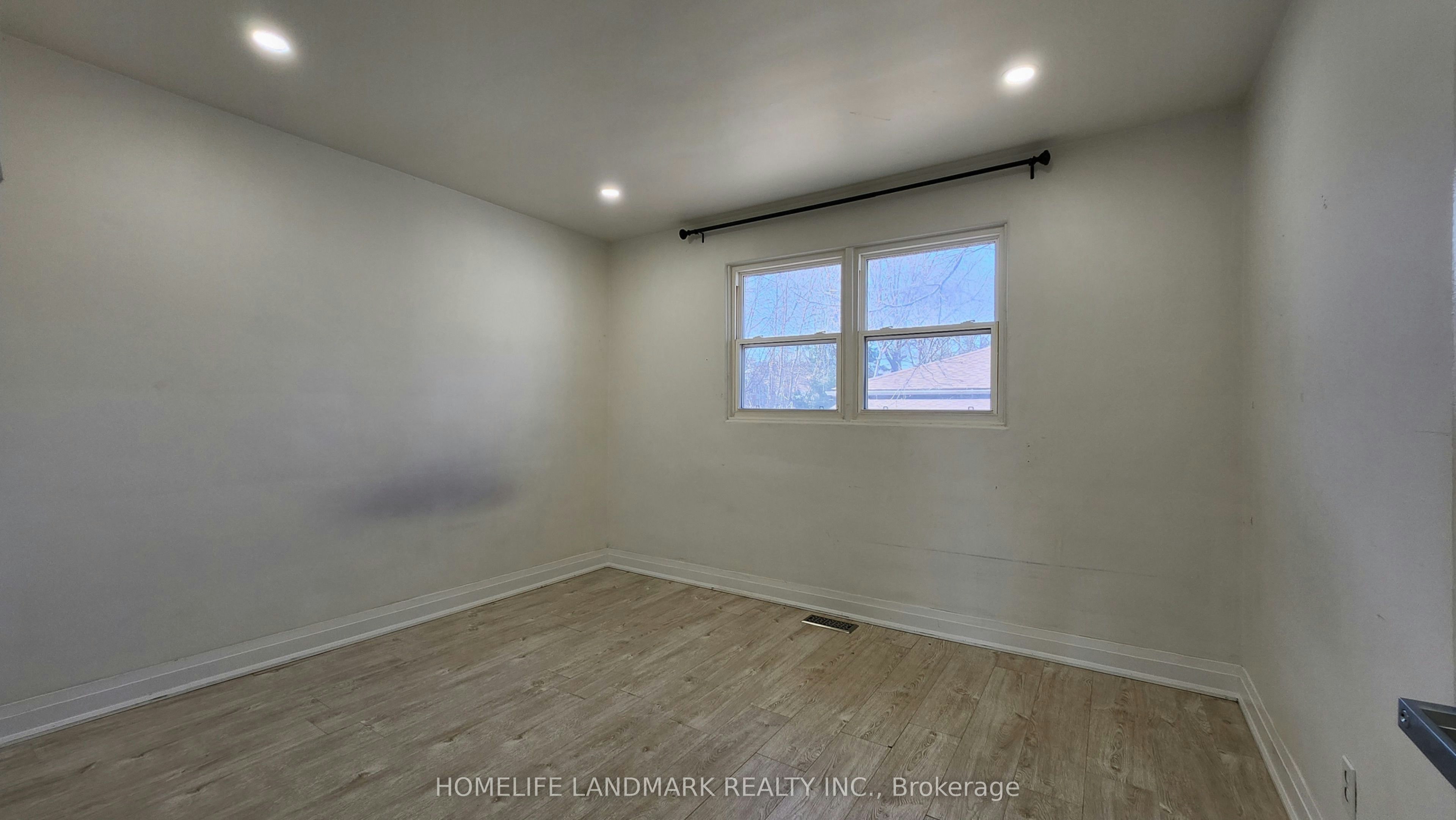 235 Penn Avenue, Newmarket, ON, L3Y 2S4 - 8