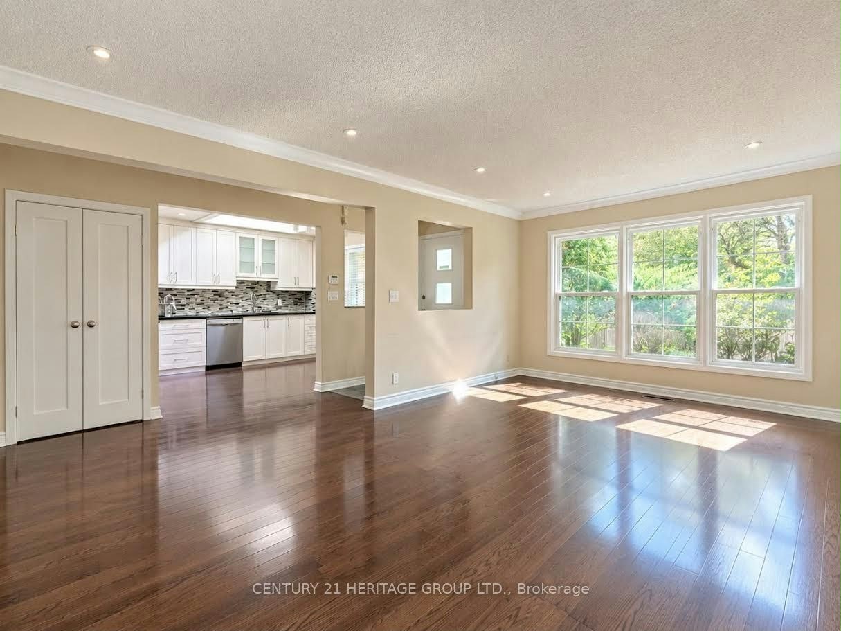 130 Grandview Avenue, Markham, ON, L3T 1H6 2