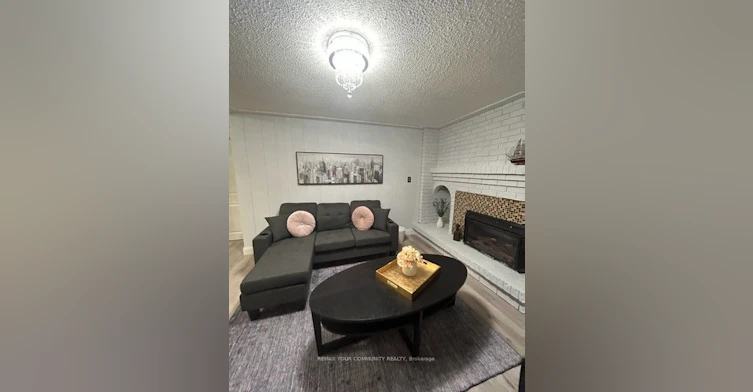 77 Garden Avenue, Richmond Hill, ON, L4C 6L6 - 2