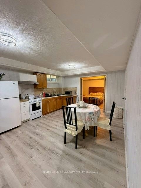 77 Garden Avenue, Richmond Hill, ON, L4C 6L6 - 4