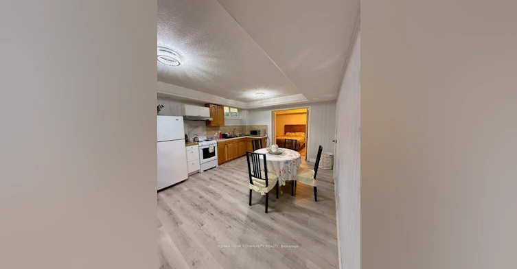 77 Garden Avenue, Richmond Hill, ON, L4C 6L6 - 4