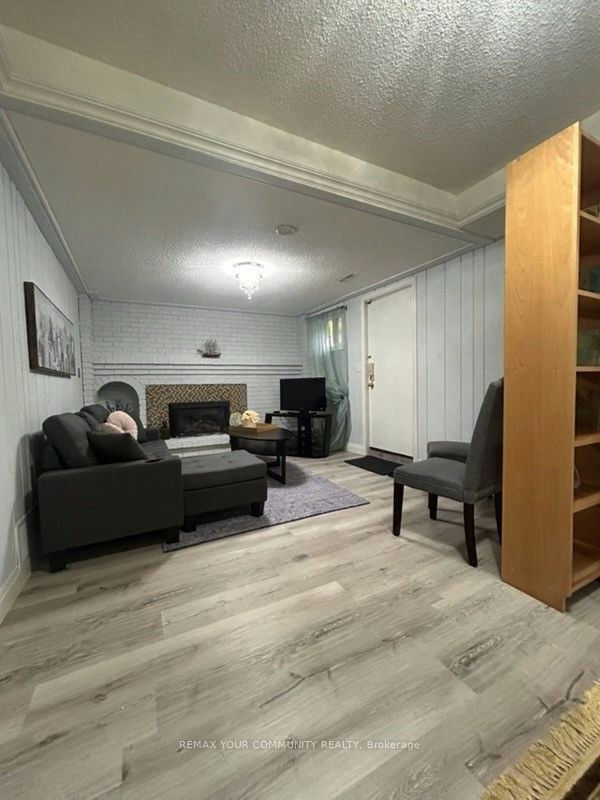 77 Garden Avenue, Richmond Hill, ON, L4C 6L6 - 5
