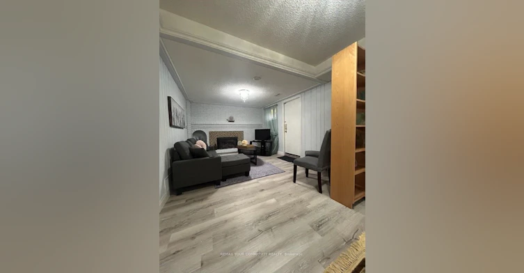 77 Garden Avenue, Richmond Hill, ON, L4C 6L6 - 5