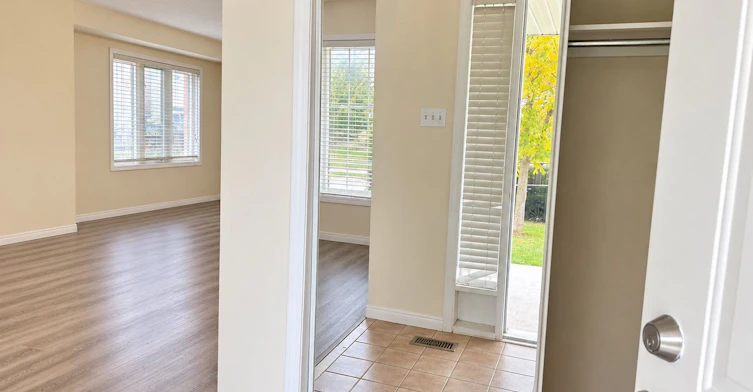 163 Flagstone Way, Newmarket, ON, L3X 2Z7 - 3