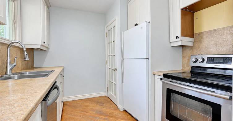 Main Flr-1006 Elgin Street, Newmarket, ON, L3Y 3C1 - 12