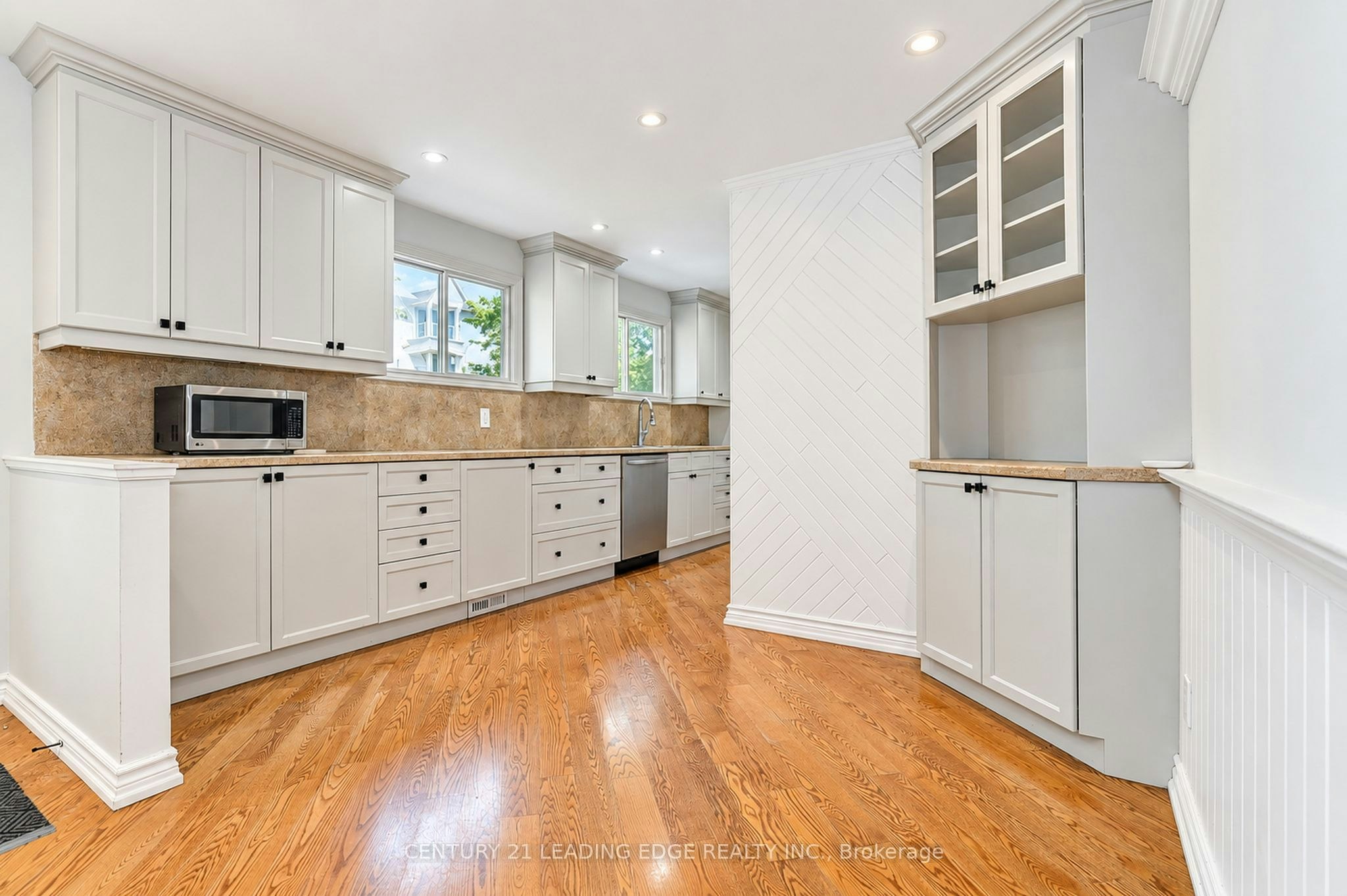 Main Flr-1006 Elgin Street, Newmarket, ON, L3Y 3C1 - 8