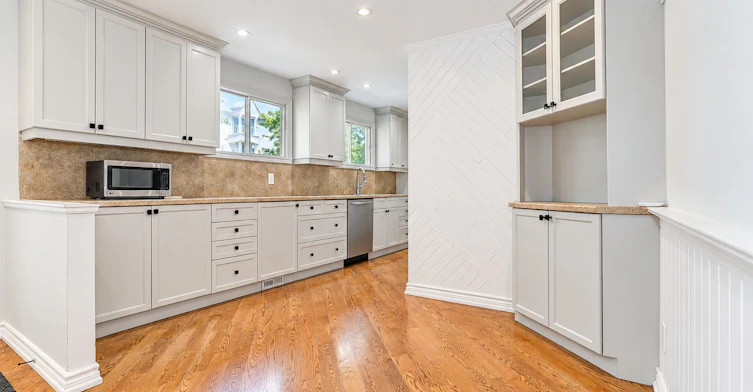 Main Flr-1006 Elgin Street, Newmarket, ON, L3Y 3C1 - 8