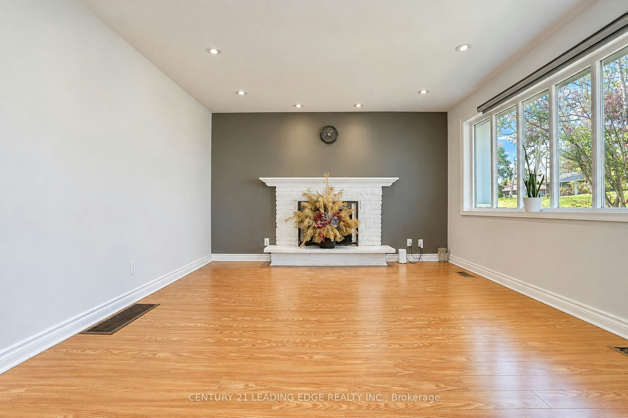 Main Flr-1006 Elgin Street, Newmarket, ON, L3Y 3C1 - 18