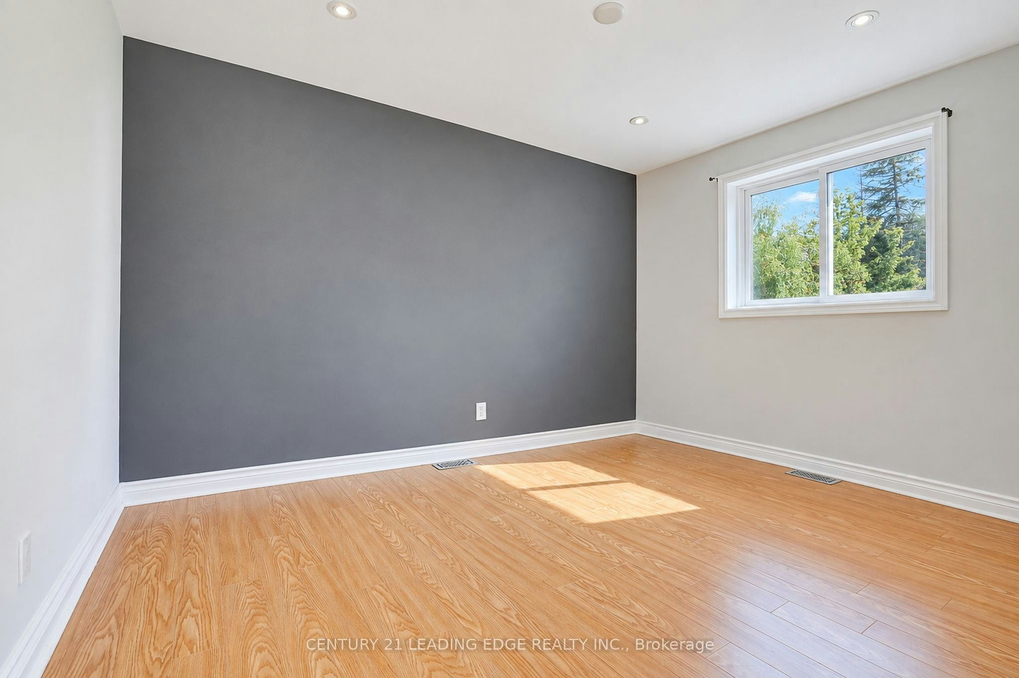Main Flr-1006 Elgin Street, Newmarket, ON, L3Y 3C1 - 26