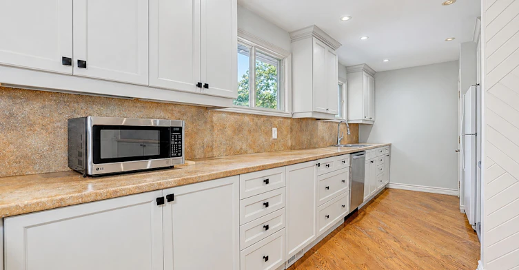 Main Flr-1006 Elgin Street, Newmarket, ON, L3Y 3C1 - 10