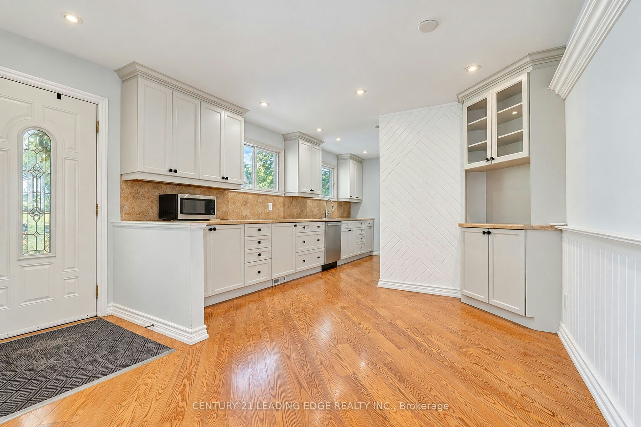 Main Flr-1006 Elgin Street, Newmarket, ON, L3Y 3C1 - 6