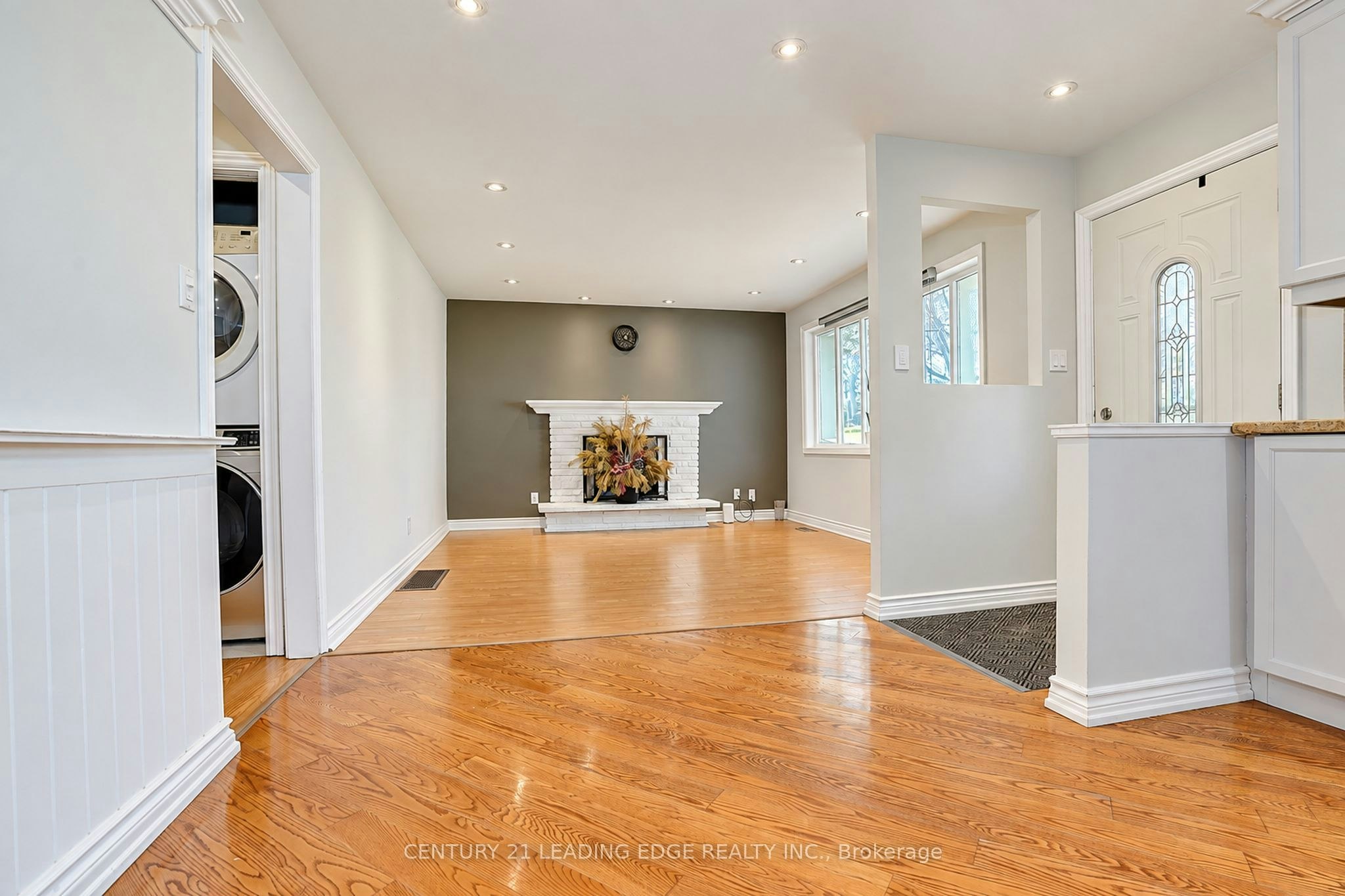 Main Flr-1006 Elgin Street, Newmarket, ON, L3Y 3C1 - 16