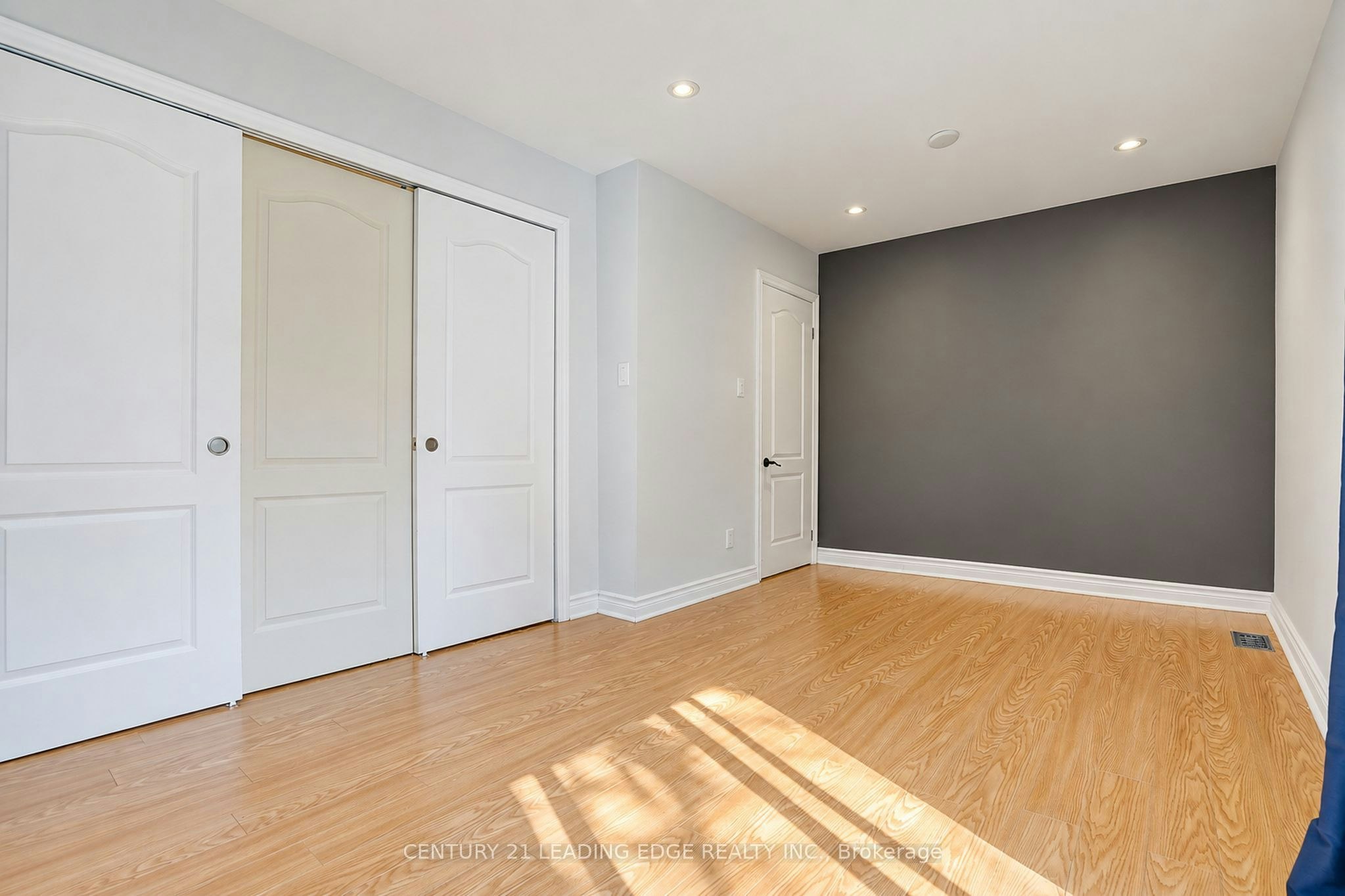 Main Flr-1006 Elgin Street, Newmarket, ON, L3Y 3C1 - 25