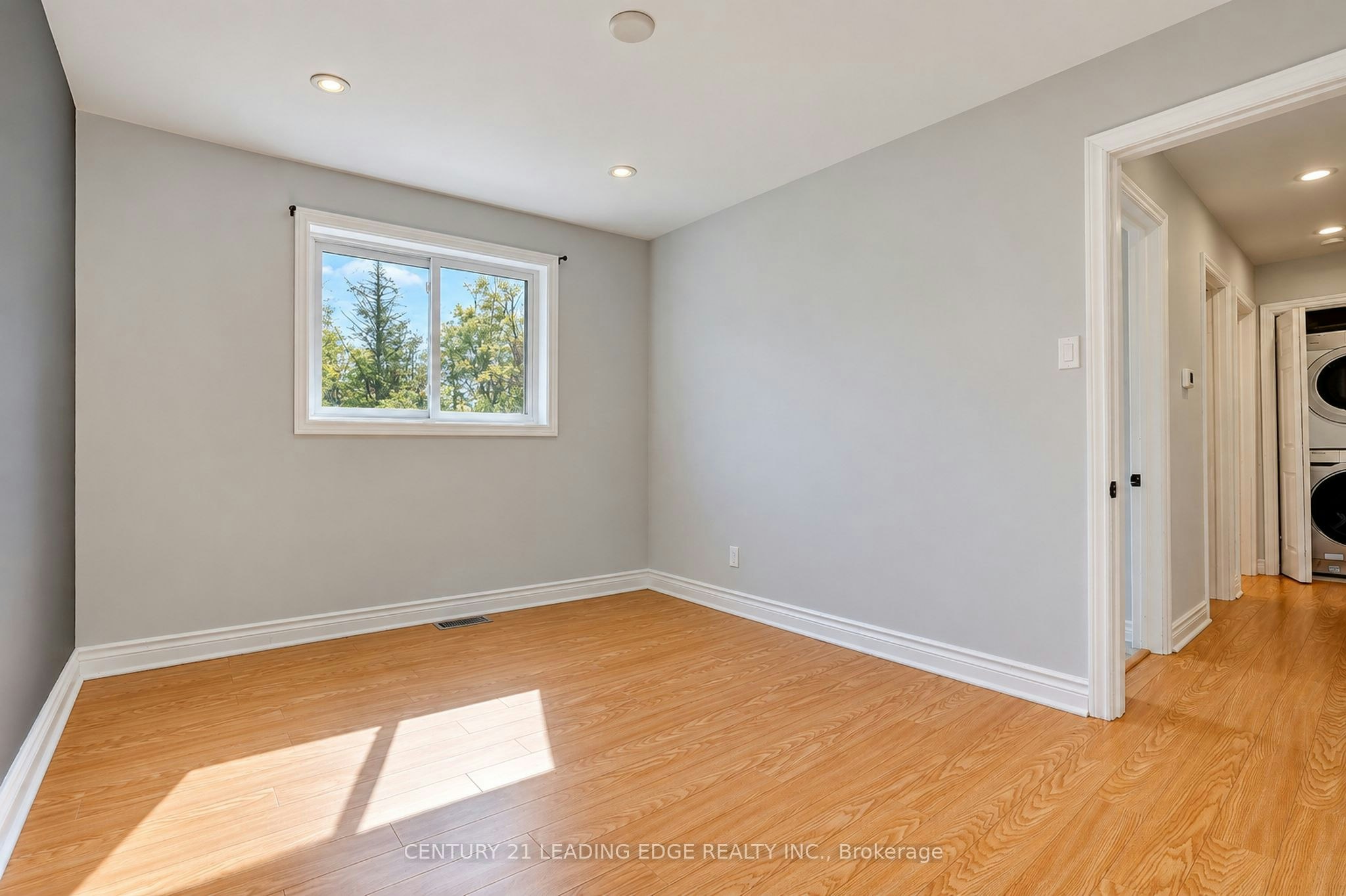 Main Flr-1006 Elgin Street, Newmarket, ON, L3Y 3C1 - 27