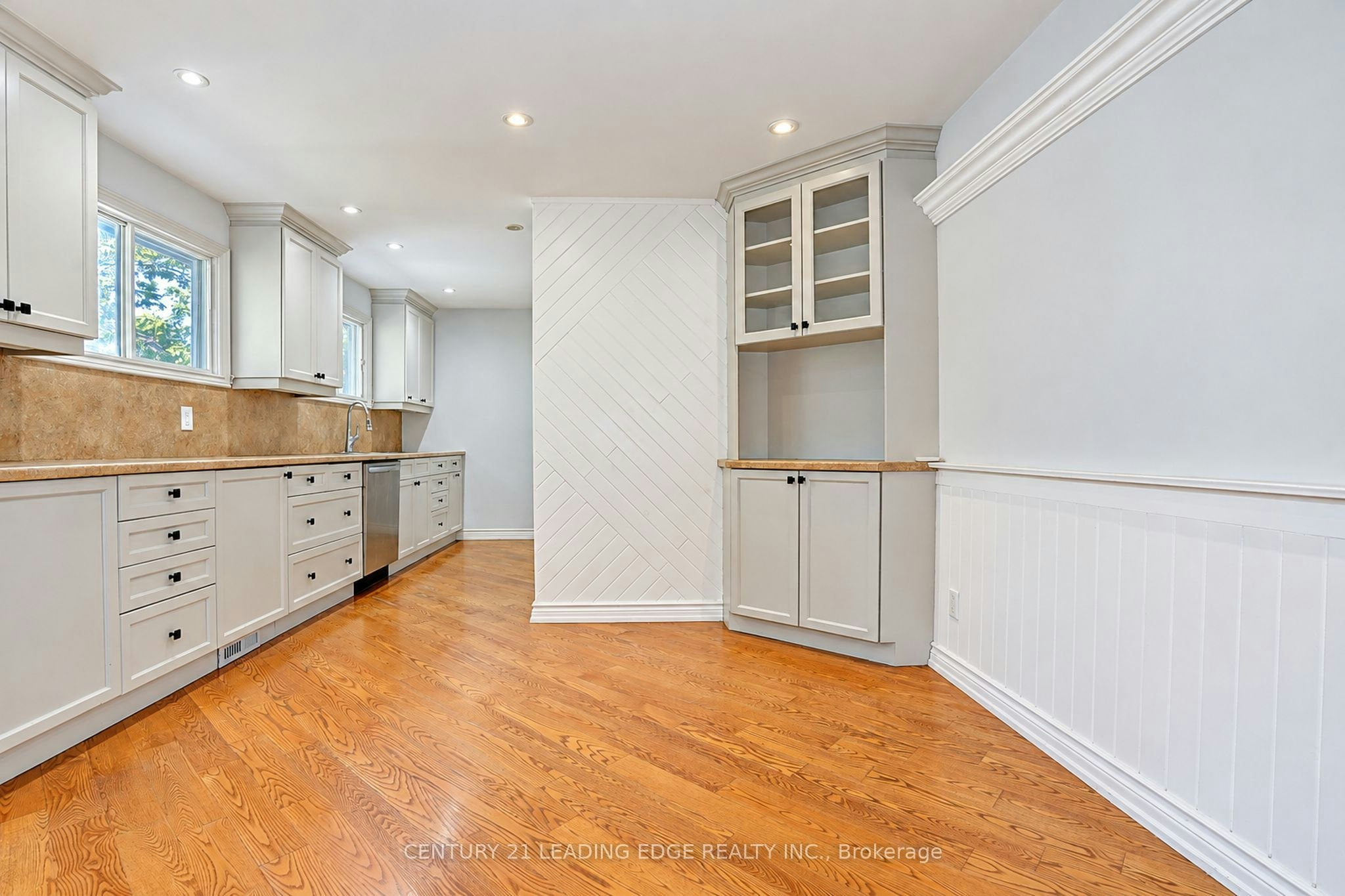 Main Flr-1006 Elgin Street, Newmarket, ON, L3Y 3C1 - 7