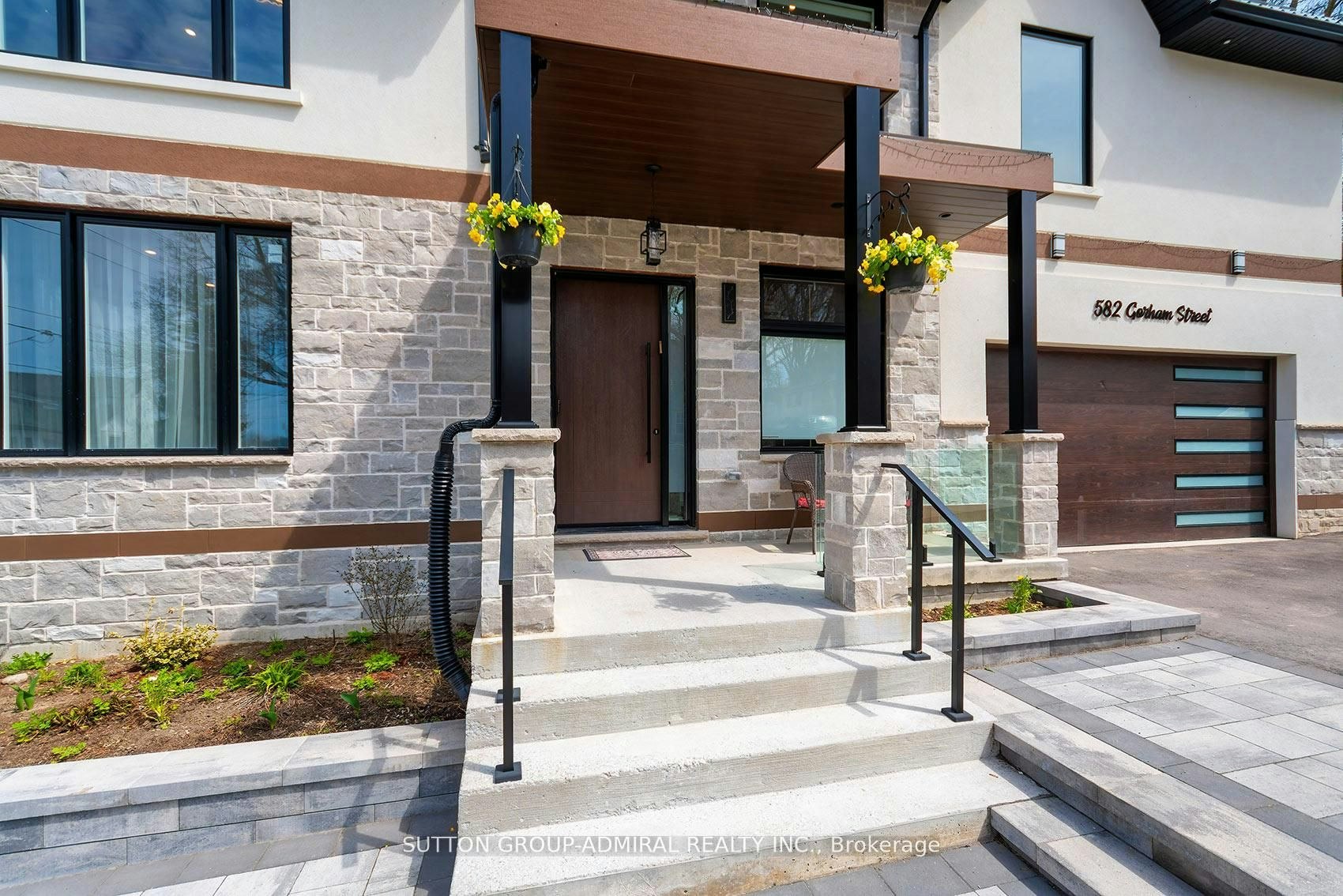 582 Gorham Street, Newmarket, ON, L3Y 1L3 - 3