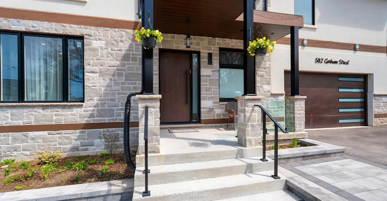 582 Gorham Street, Newmarket, ON, L3Y 1L3 - 3