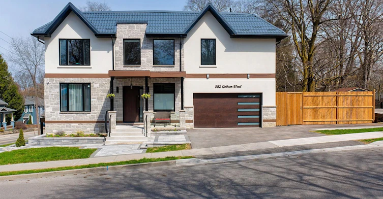 582 Gorham Street, Newmarket, ON, L3Y 1L3