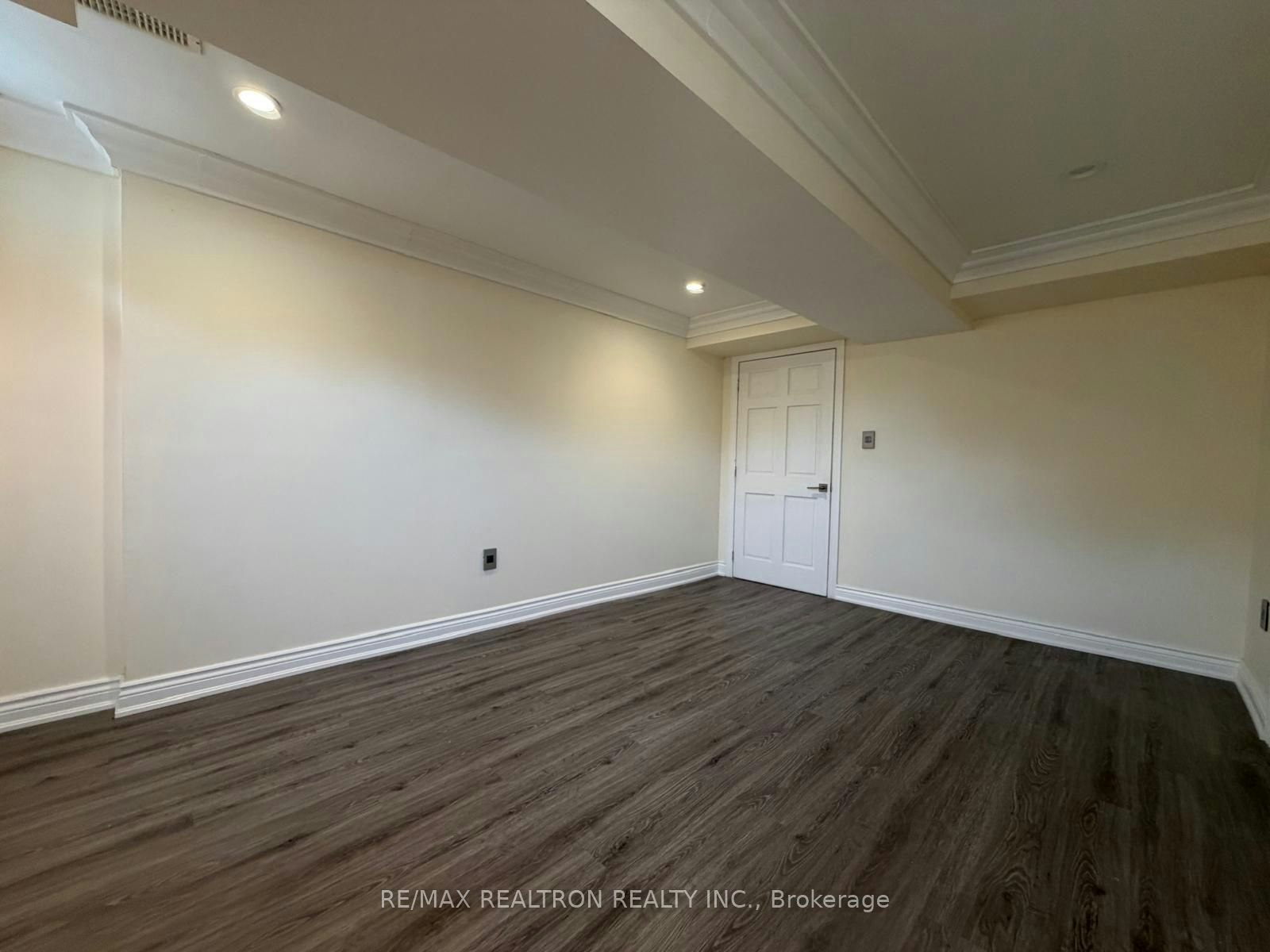 Lower Level-113B Timna Crescent, Vaughan, ON, L6A 0X2 - 17