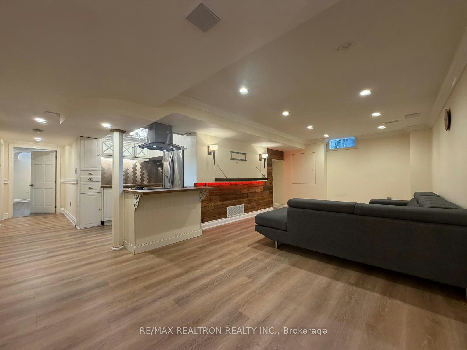 Lower Level-113B Timna Crescent, Vaughan, ON, L6A 0X2 - 6