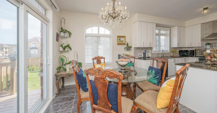 2 Cliff Thompson Court, Georgina, ON, L0E 1R0 - 6