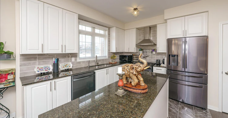 2 Cliff Thompson Court, Georgina, ON, L0E 1R0 - 7