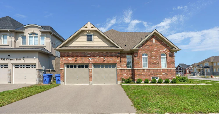 2 Cliff Thompson Court, Georgina, ON, L0E 1R0 - 2