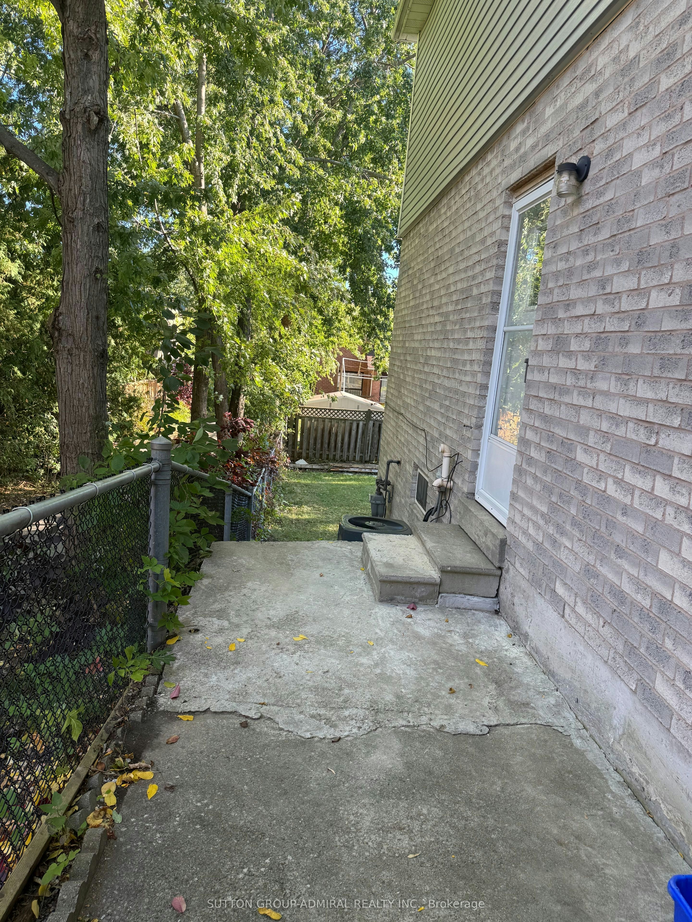 29 Bingham Street, Richmond Hill, ON, L4C 8Y7 - 2