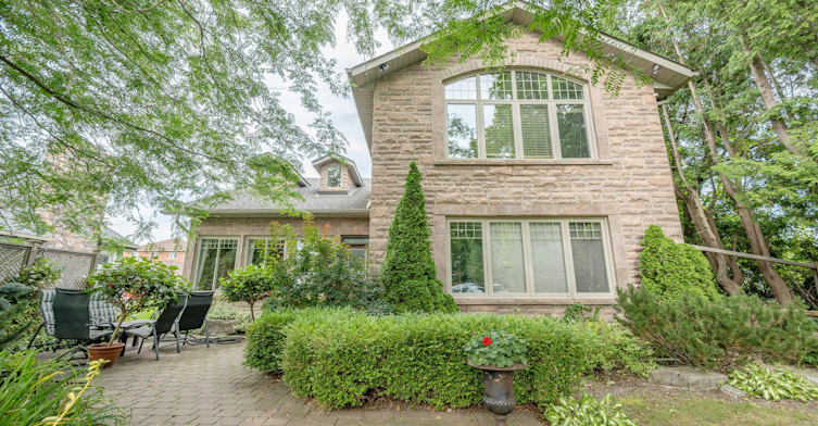 361 Lake Drive N, Georgina, ON, L4P 3C8