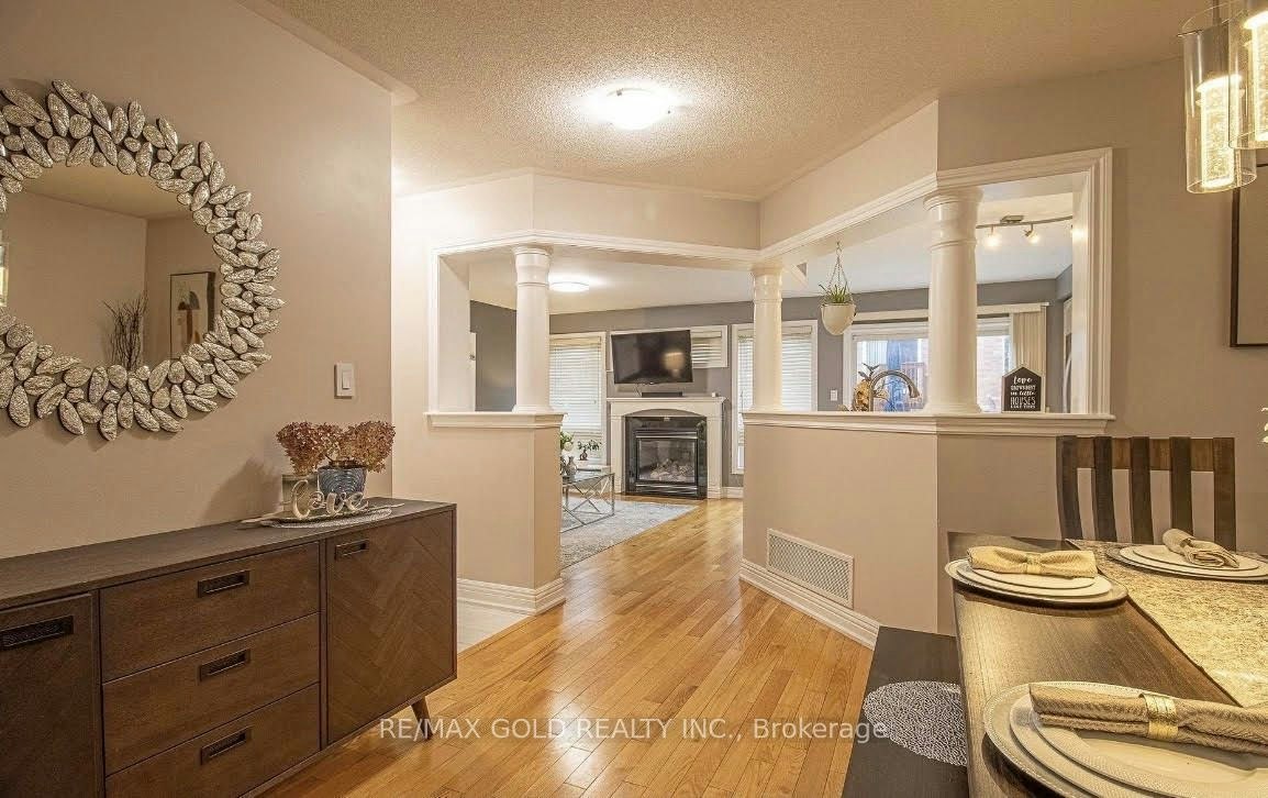 22 Roy Rainey Avenue, Markham, ON, L6E 2B5 - 4