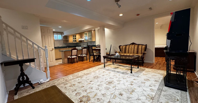 Basement-198 Stephen Street, Richmond Hill, ON, L4C 5P1