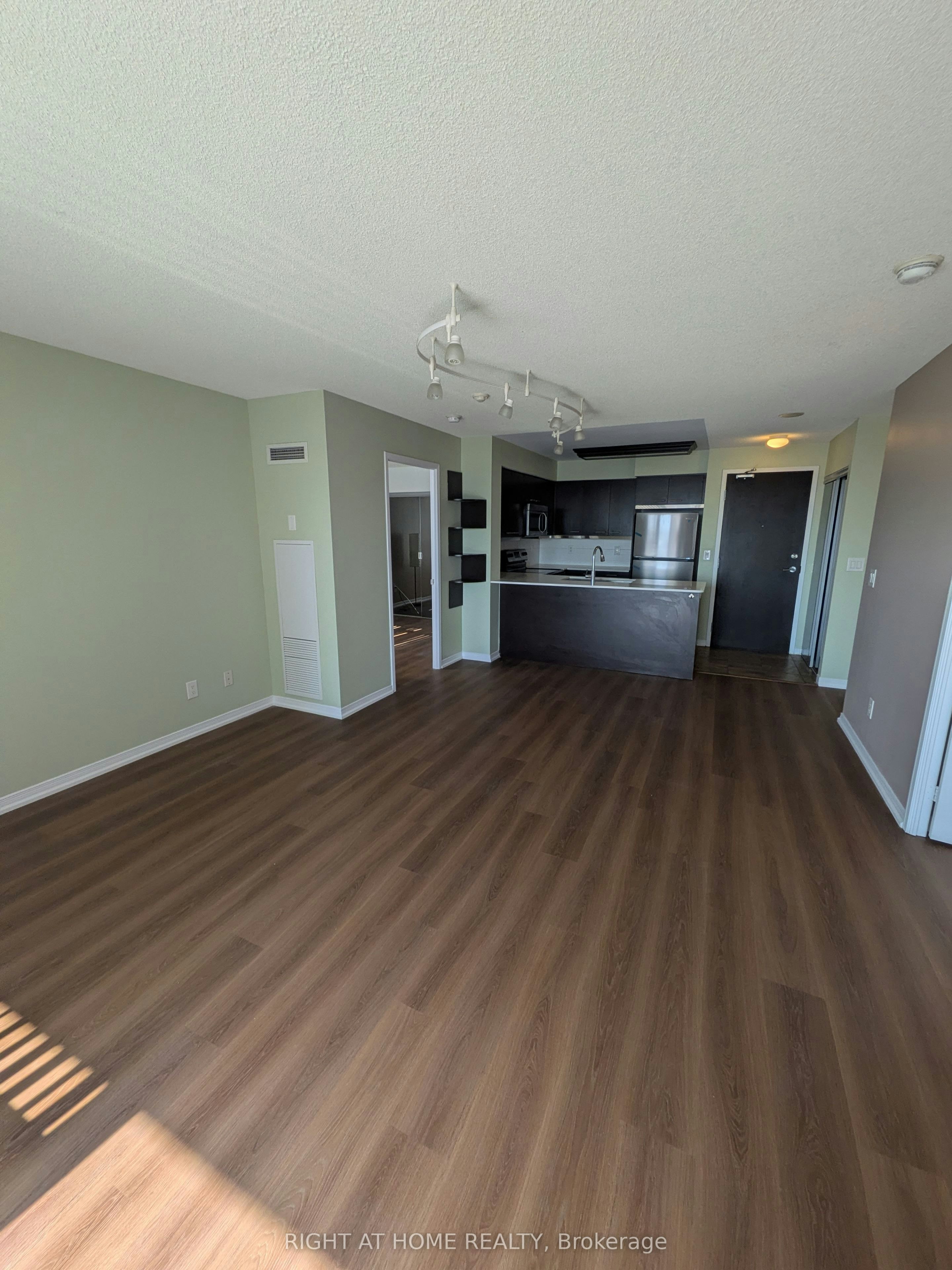 910-75 King William Crescent, Richmond Hill, ON, L4B 0C1 - 3