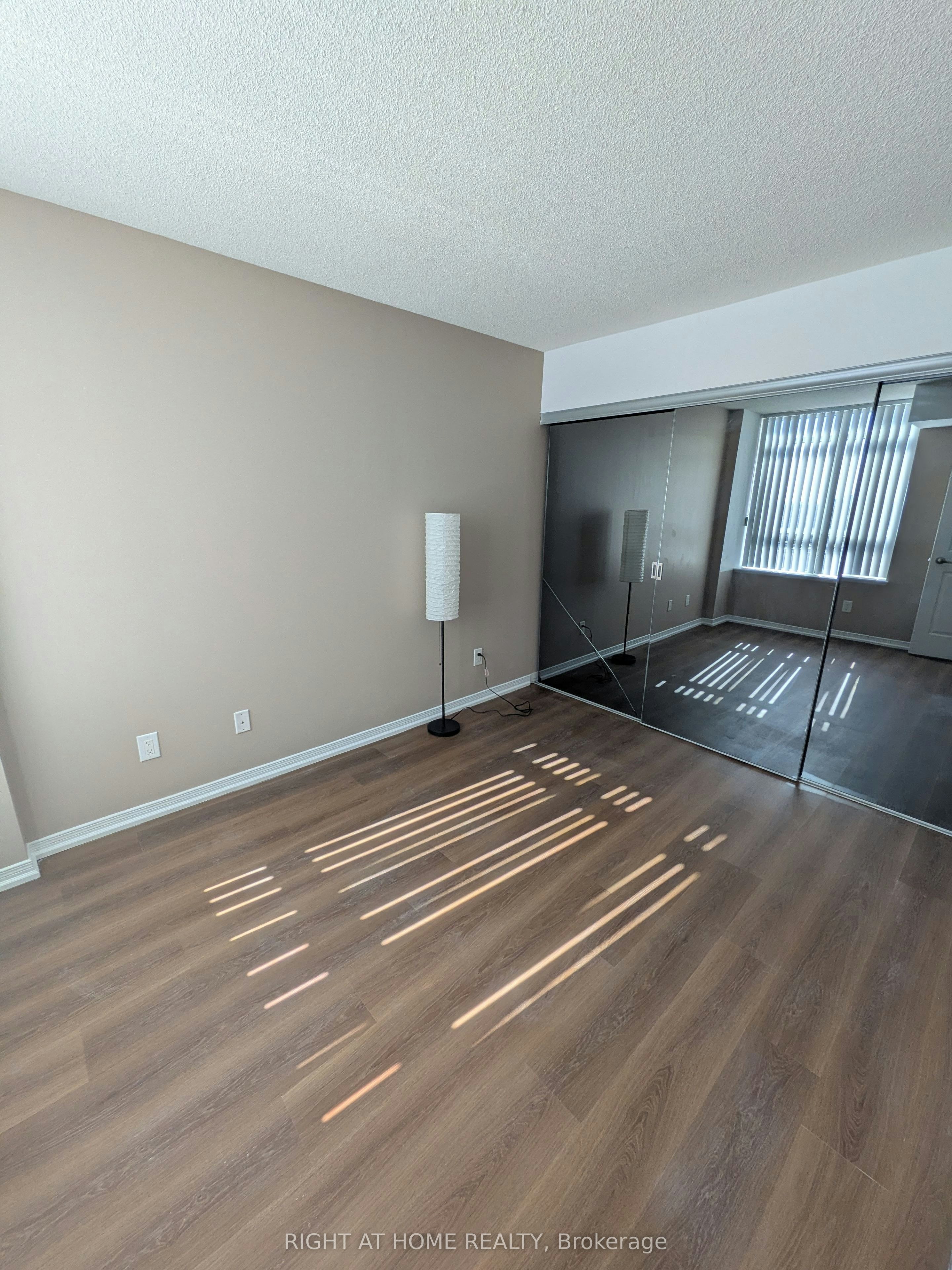 910-75 King William Crescent, Richmond Hill, ON, L4B 0C1 - 12