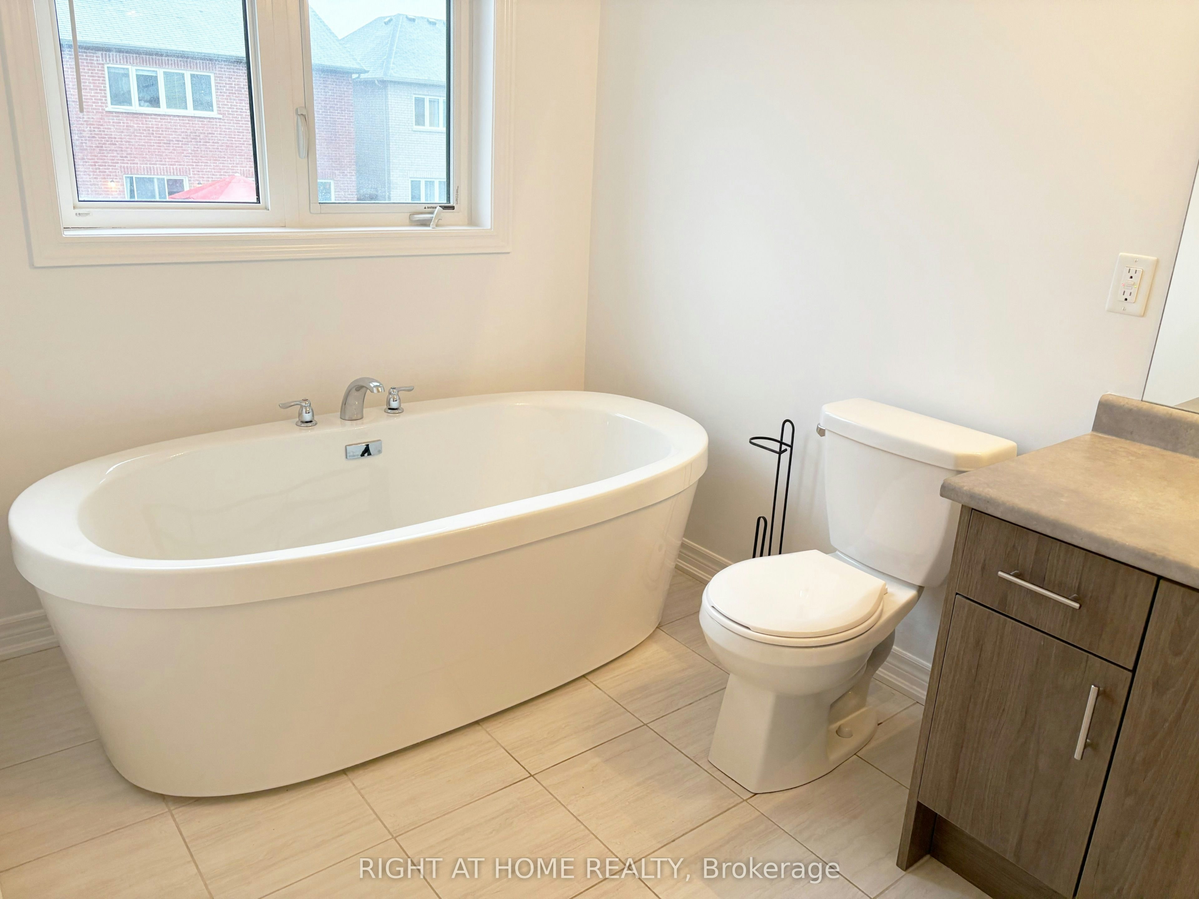 1528 Mcroberts Crescent, Innisfil, ON, L9S 0J9 - 9