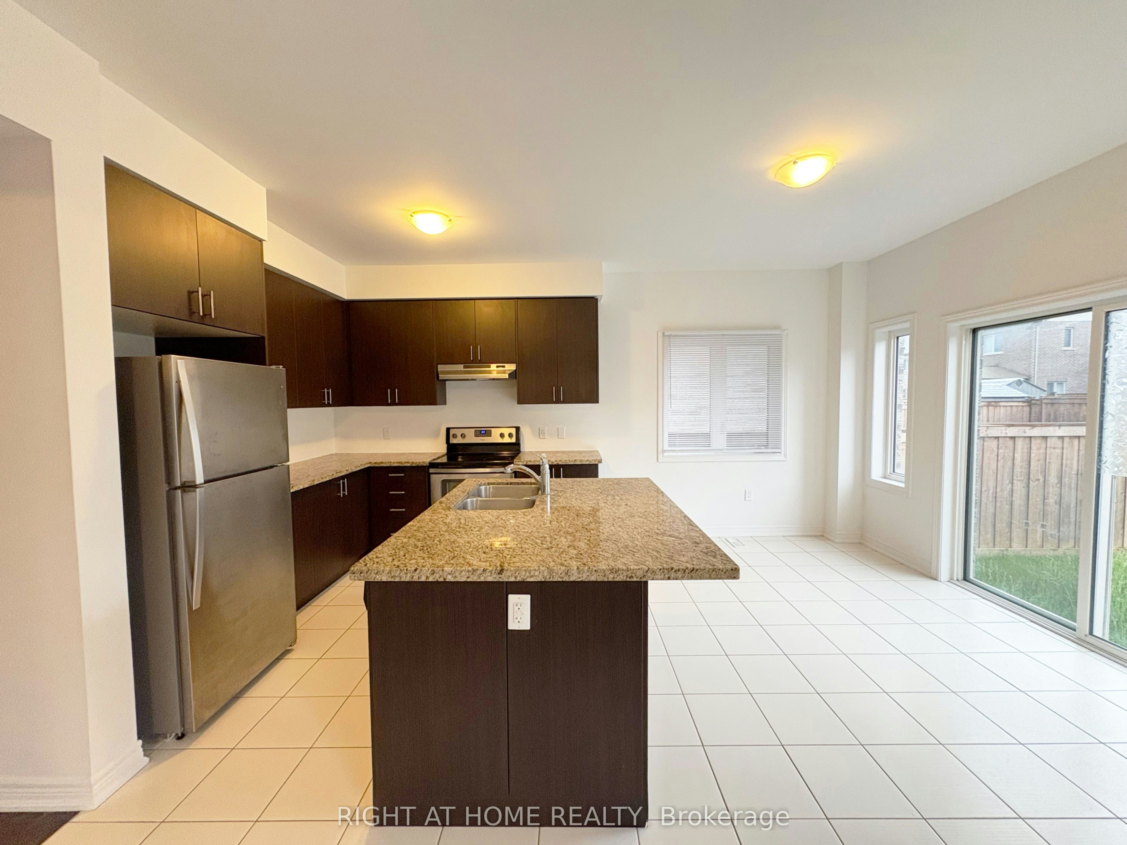 1528 Mcroberts Crescent, Innisfil, ON, L9S 0J9 - 3