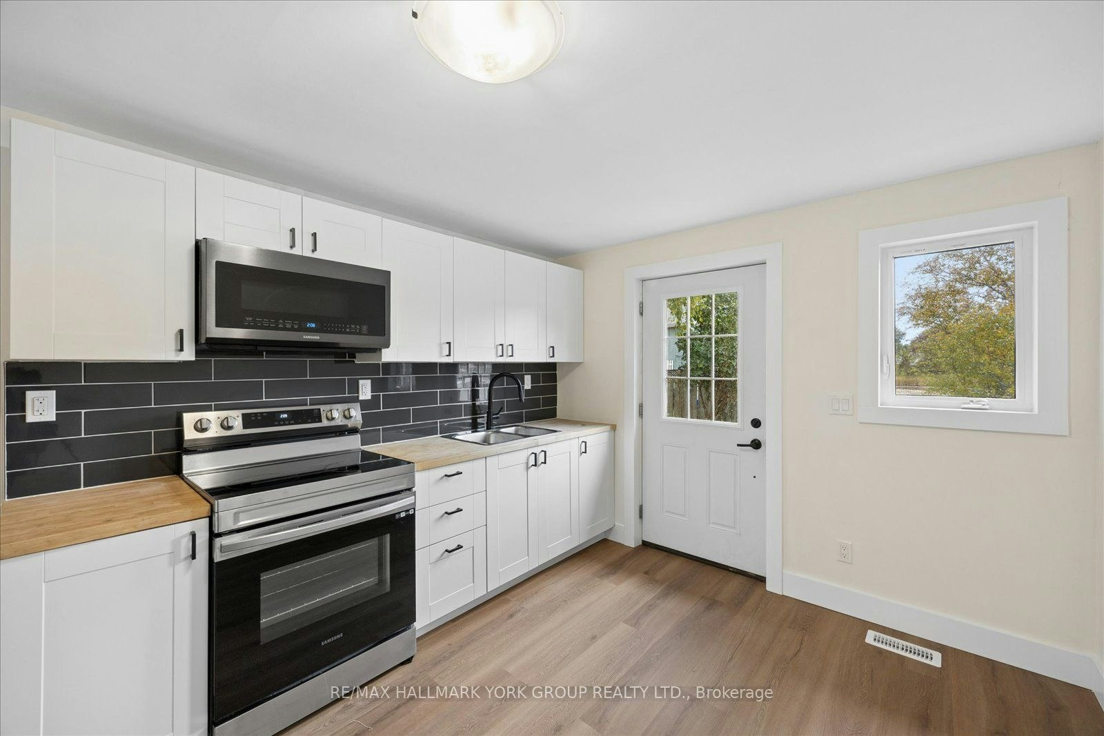 #4-118 High Street, Georgina, ON, L0E 1R0 - 5