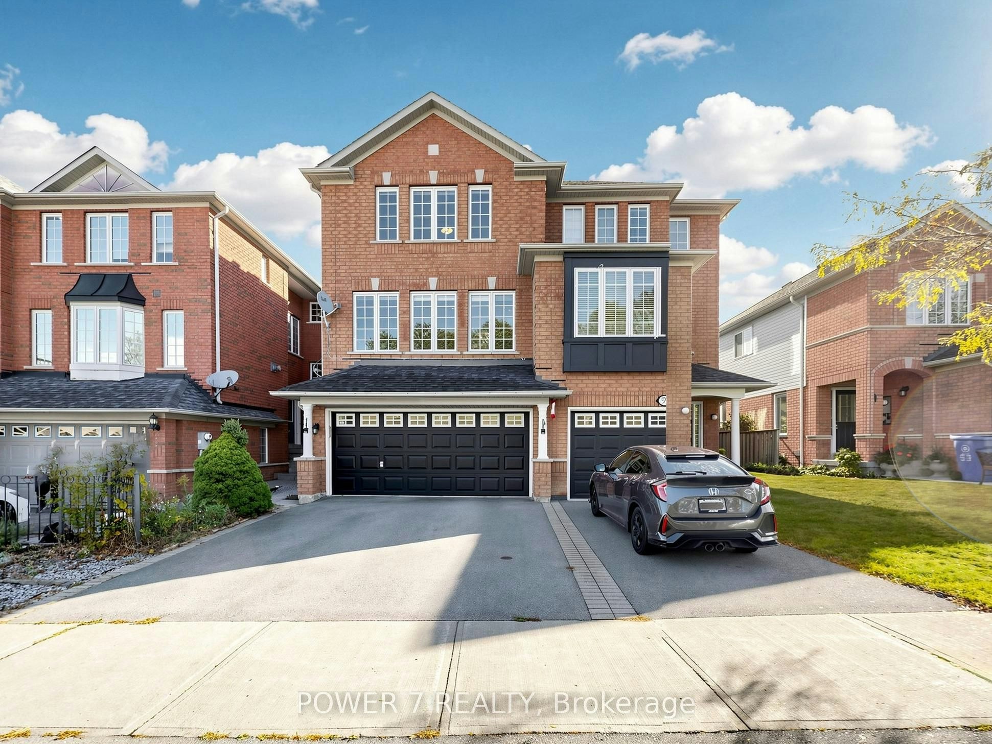 61 Millcliff Circle, Aurora, ON, L4G 7N9