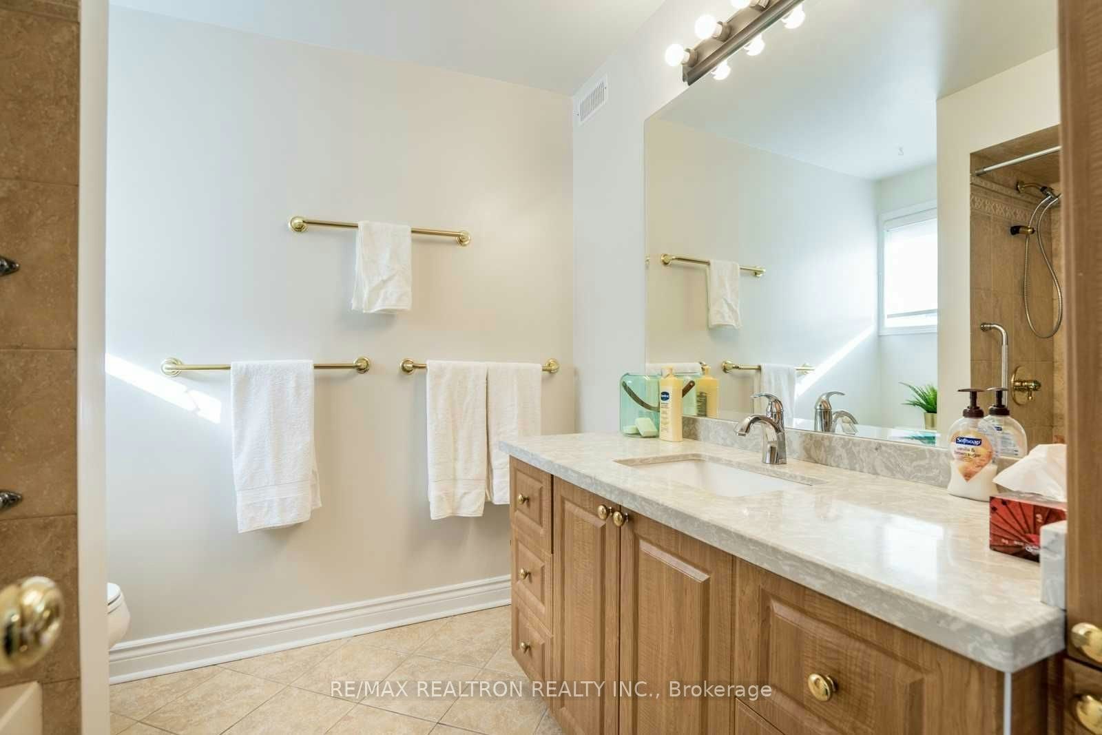 21 Ferrah Street, Markham, ON, L3R 1N6 - 15