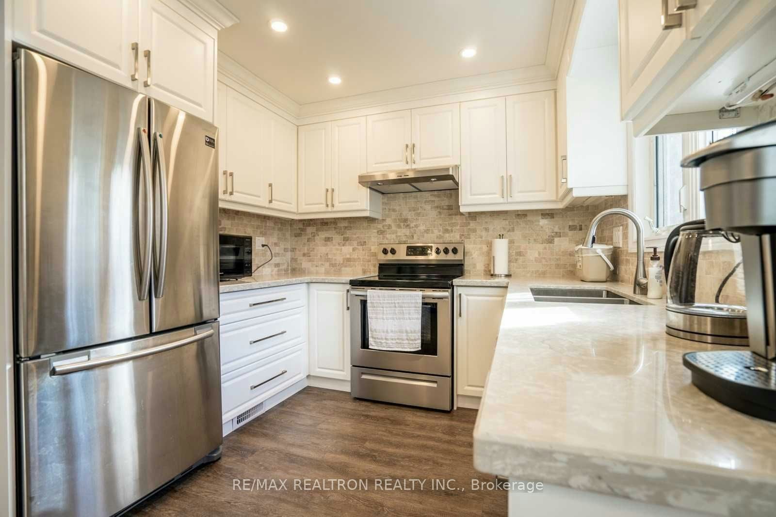 21 Ferrah Street, Markham, ON, L3R 1N6 - 6