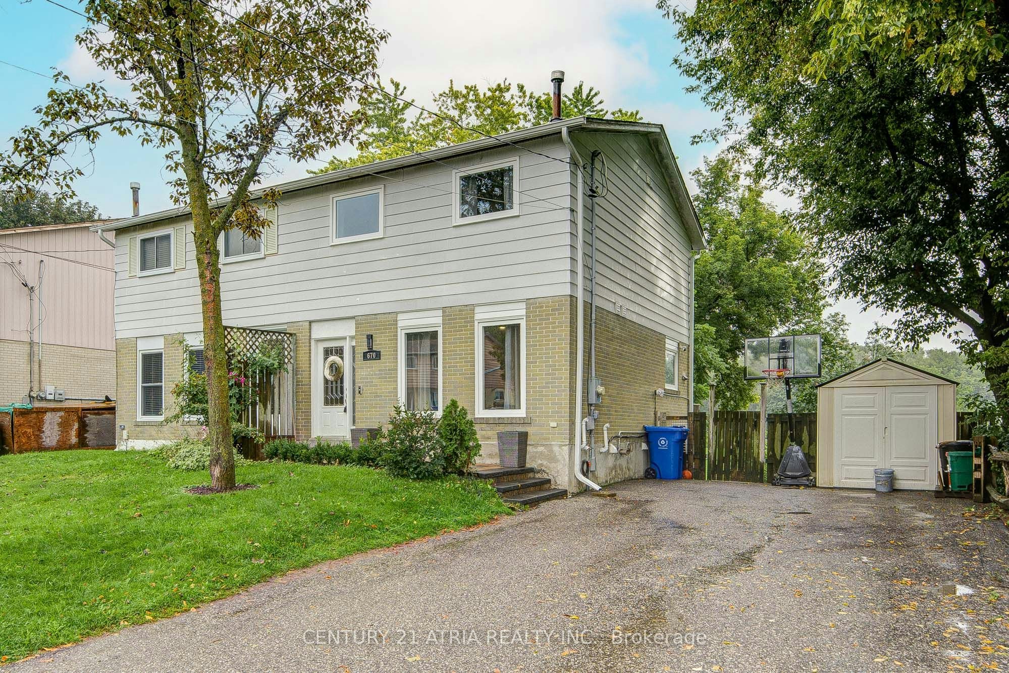 670 Elgin Street, Newmarket, ON, L3Y 3B4 - 2