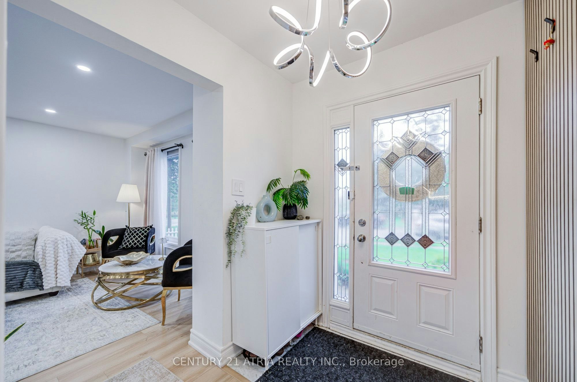 670 Elgin Street, Newmarket, ON, L3Y 3B4 - 8