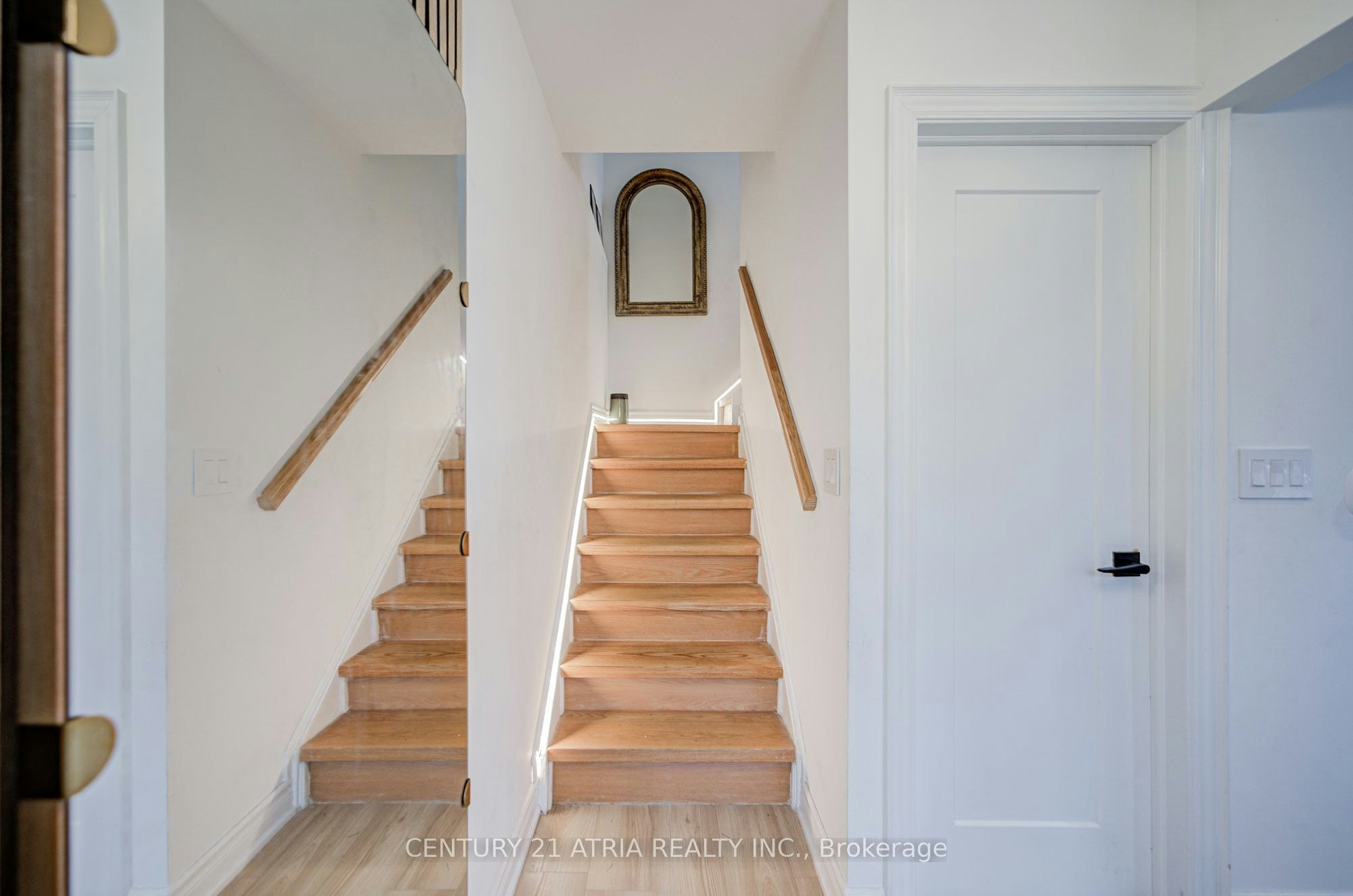 670 Elgin Street, Newmarket, ON, L3Y 3B4 - 9