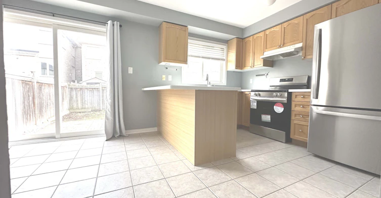 7 Ulson Drive S, Richmond Hill, ON, L4E 4V6 - 5