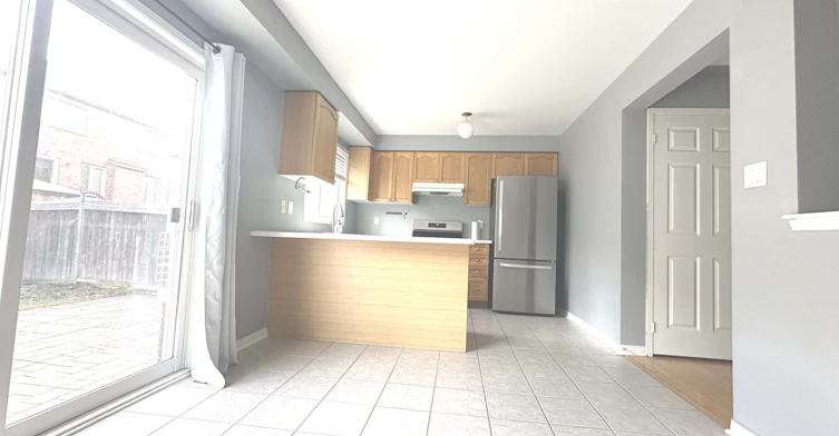 7 Ulson Drive S, Richmond Hill, ON, L4E 4V6 - 6